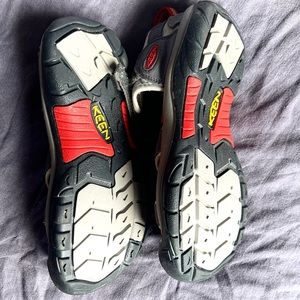 Keen Adventure Shoes, Kids Size 5